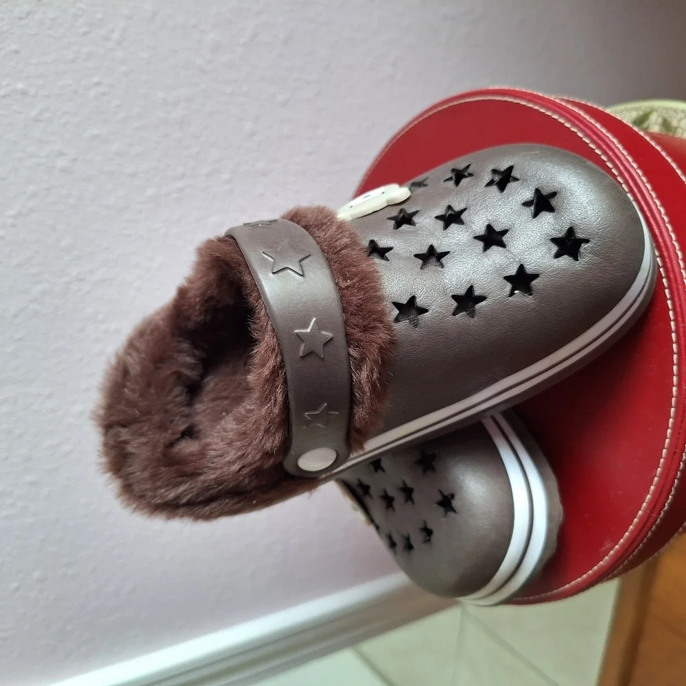 Brown Star Cutout Clogs with Fur Lining